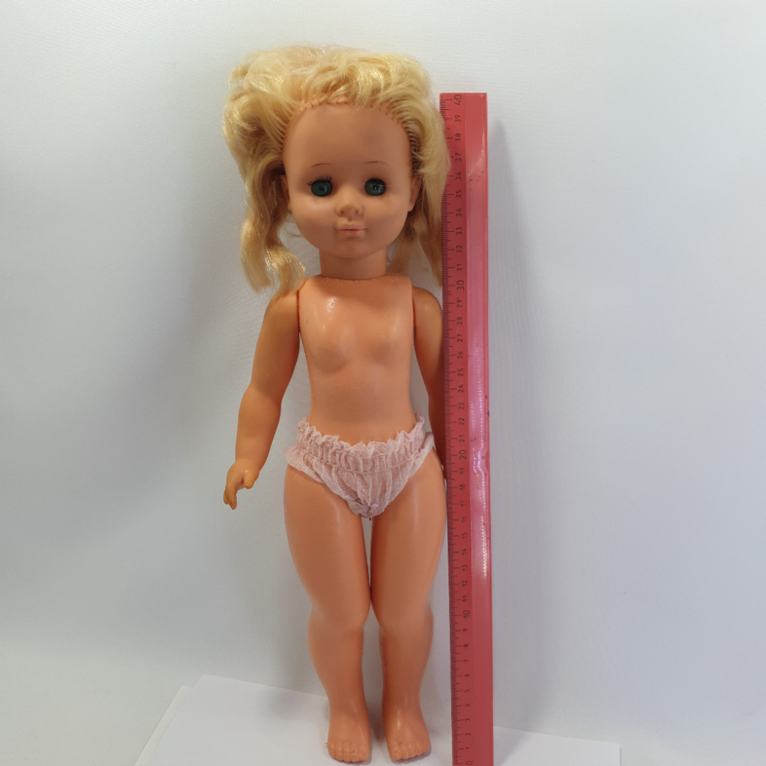 Кукла ГДР не родные ресницы и тело, имеются игровые царапины, отрезаны кончики хвостиков. Картинка 8